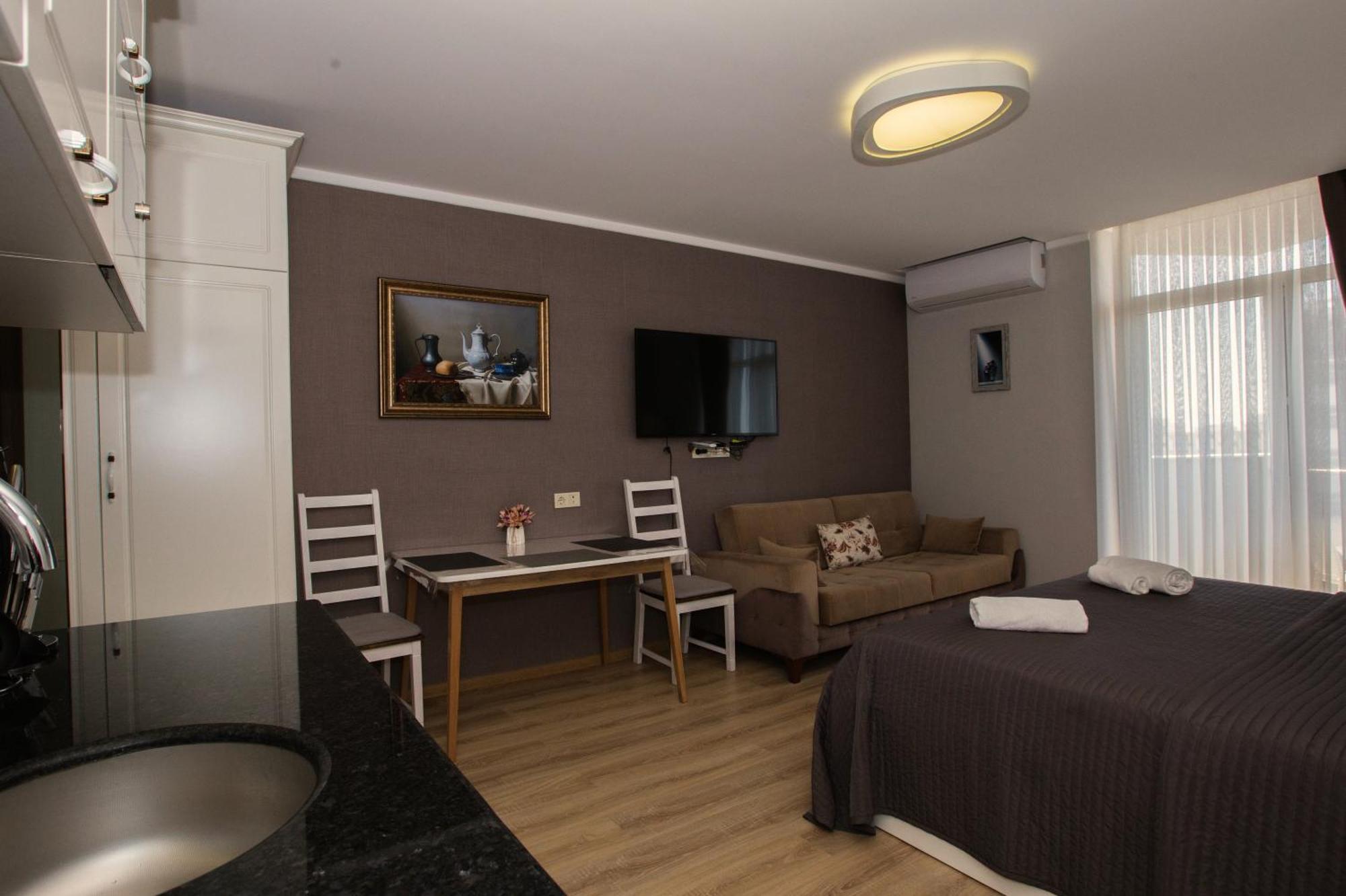 Panorama Sea Tower Aparthotel Batumi Exterior photo