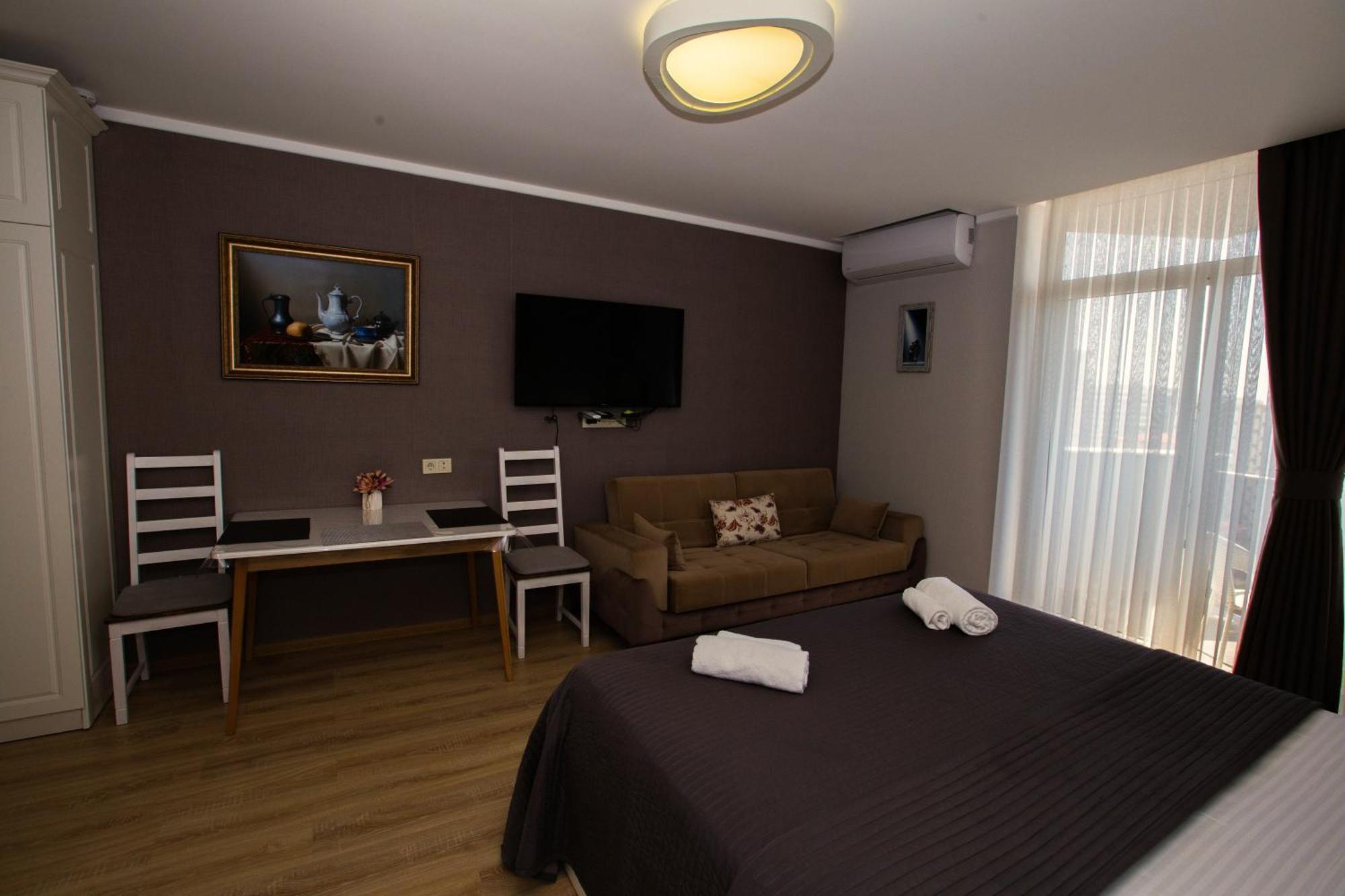 Panorama Sea Tower Aparthotel Batumi Exterior photo