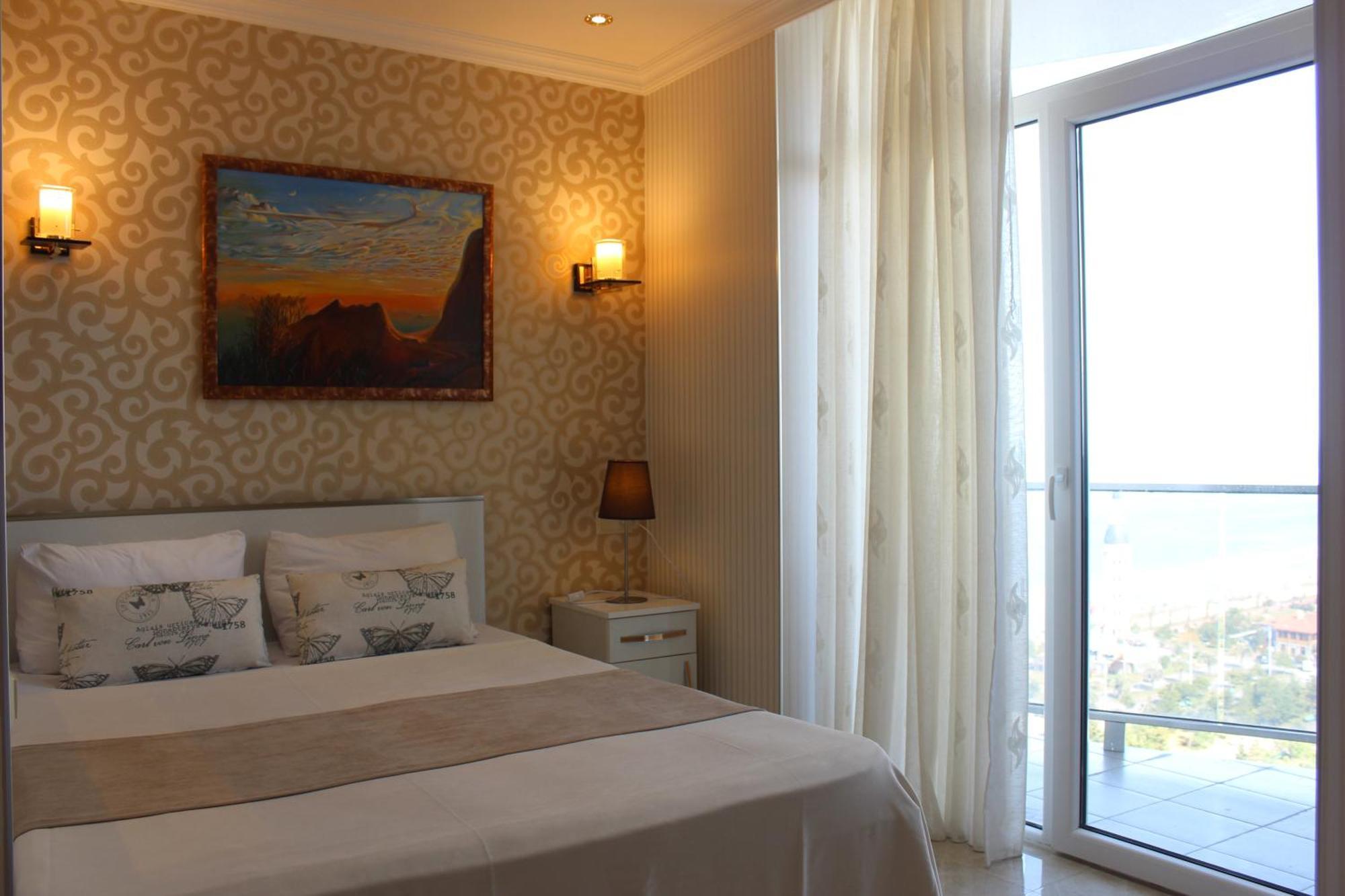 Panorama Sea Tower Aparthotel Batumi Exterior photo