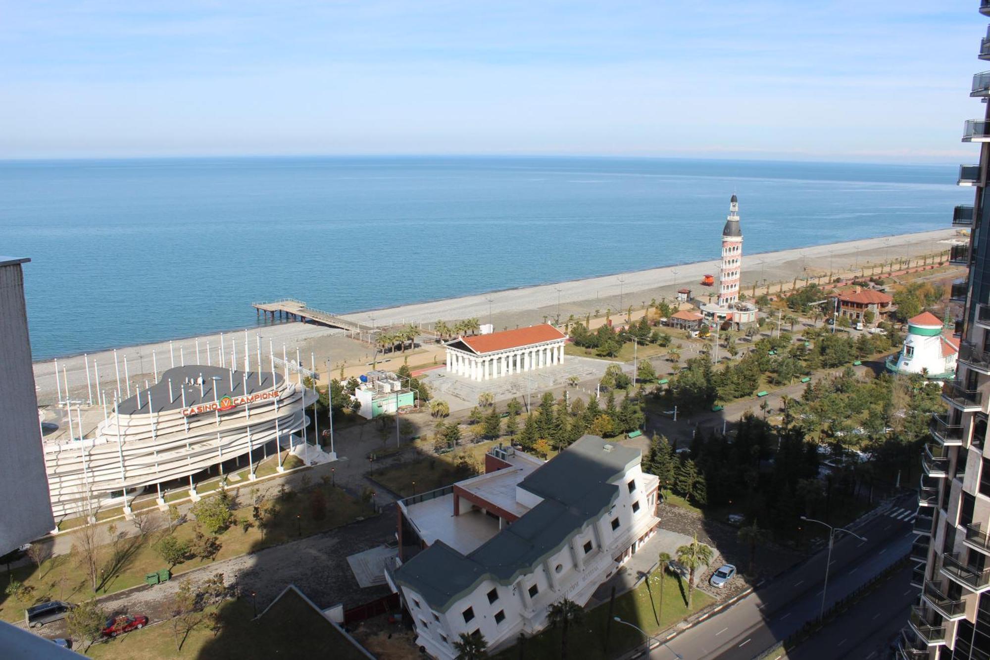 Panorama Sea Tower Aparthotel Batumi Exterior photo