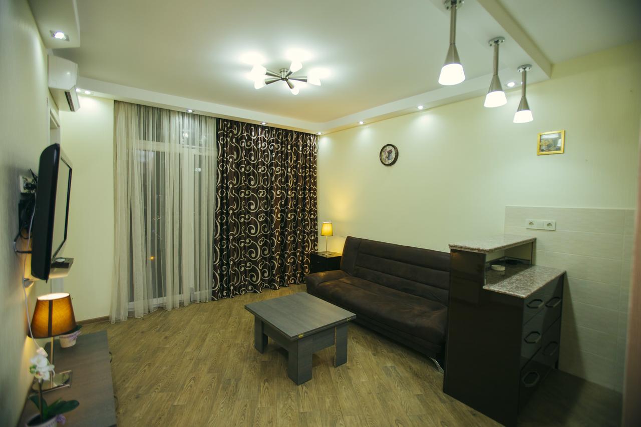 Panorama Sea Tower Aparthotel Batumi Exterior photo