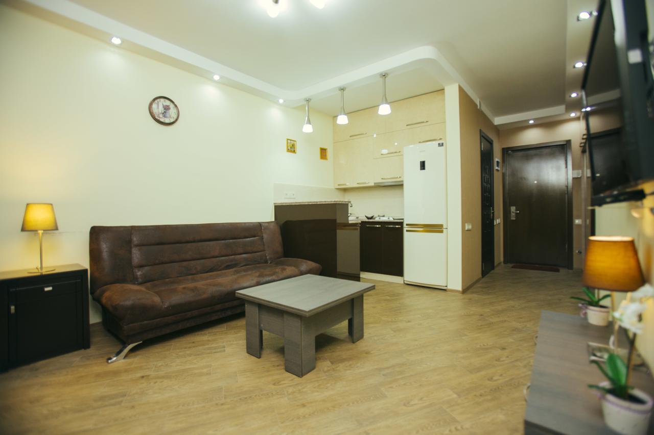 Panorama Sea Tower Aparthotel Batumi Exterior photo