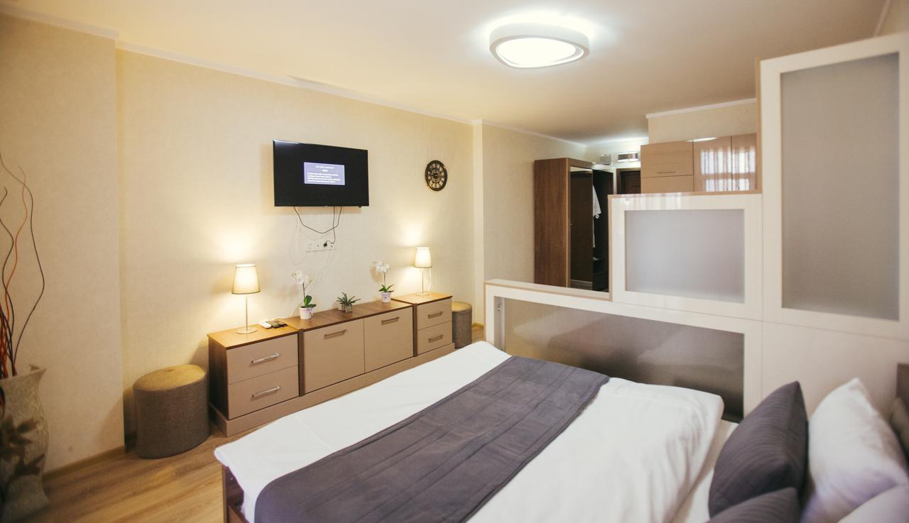 Panorama Sea Tower Aparthotel Batumi Exterior photo
