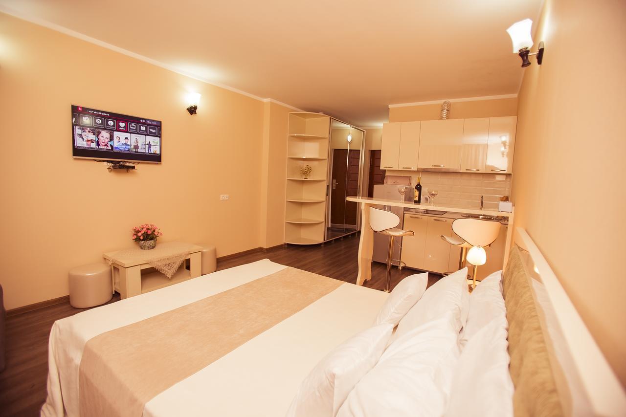 Panorama Sea Tower Aparthotel Batumi Exterior photo