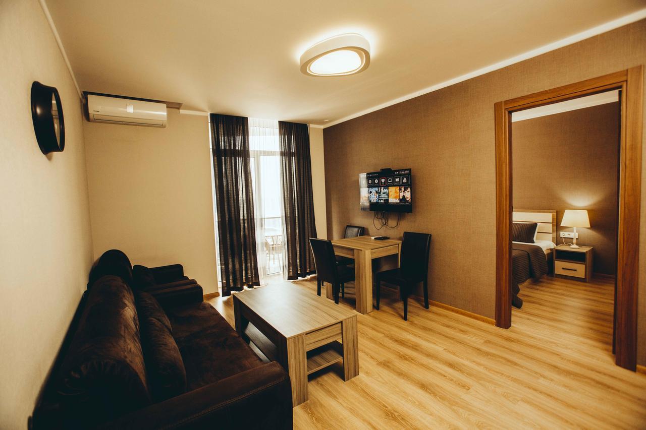 Panorama Sea Tower Aparthotel Batumi Exterior photo