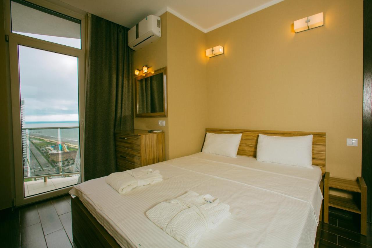 Panorama Sea Tower Aparthotel Batumi Exterior photo